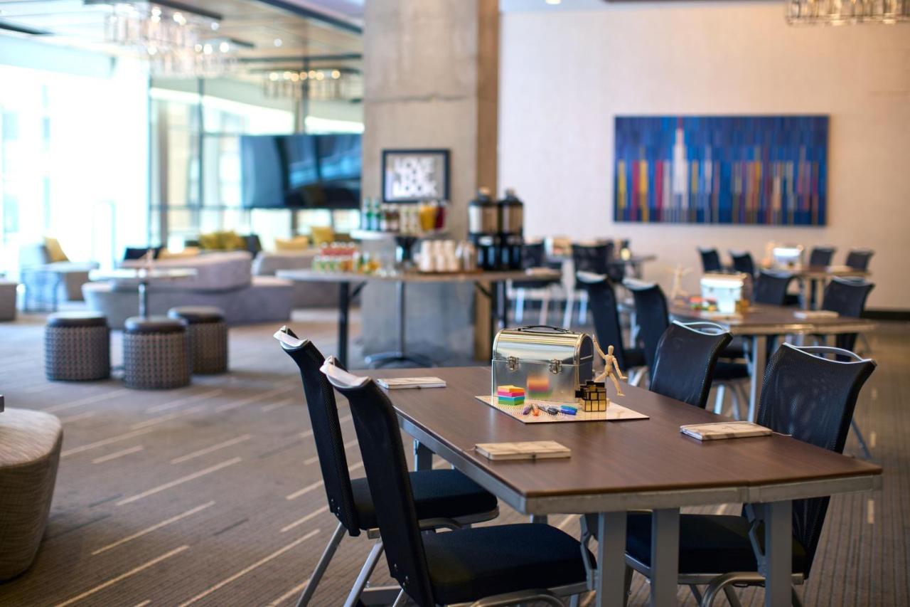 Renaissance New York Midtown Hotel Екстериор снимка